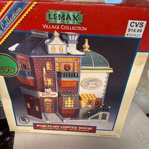 Lemax 1999 Village Collection Lighted House  Silversmith Crystalware Fine Porc